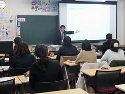 自治体別教員採用試験説明会の様子