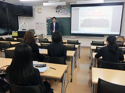 自治体別教員採用試験説明会の様子